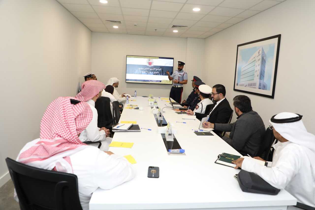 فريق التطوير وتوحيد الإجراءات بوزارة الداخلية ينظم ورشة تعريفية حول البلاغات الإلكترونية عبر تطبيق حكومتي<